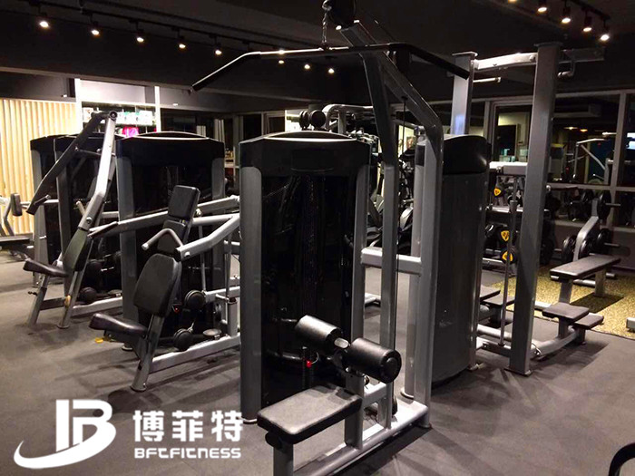 草莓直播在线观看免费播放高清健身器材案例 香港客户的健身房图片