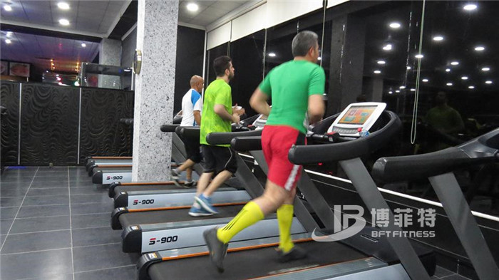 草莓直播在线观看免费播放高清跑步机
