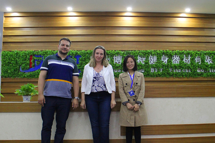 巴西客户来中国进口草莓直播在线观看免费播放高清商用健身房器材