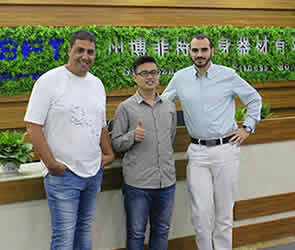 以色列客户来草莓直播在线观看免费播放高清健身器材工厂采购商用健身器械