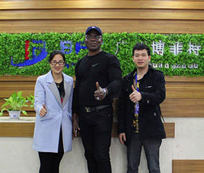 多哥共和国客户来中国进口草莓直播在线观看免费播放高清商用健身房器材