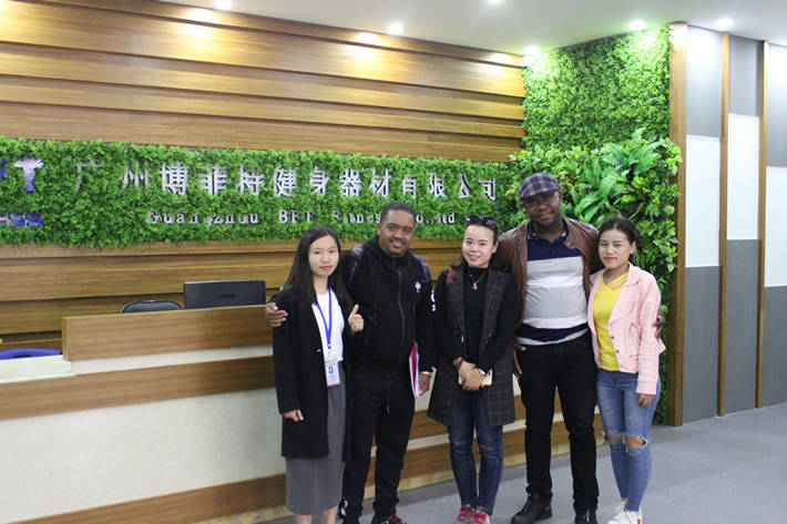 马拉维客户来中国找污草莓视频下载草莓视频色版APP