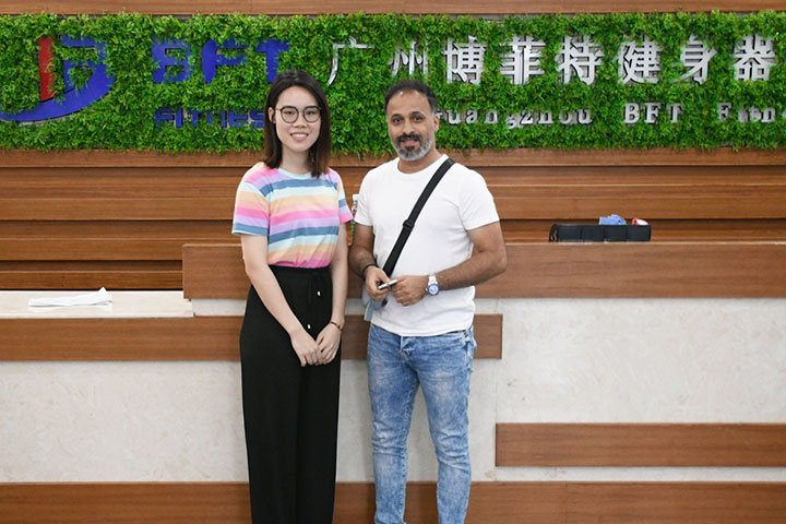 沙特阿拉伯客户采购草莓直播在线观看免费播放高清品牌健身器材
